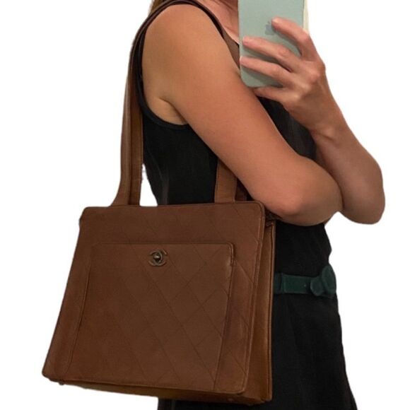 Chanel Vintage brown tote bag . - Picture 1 of 17